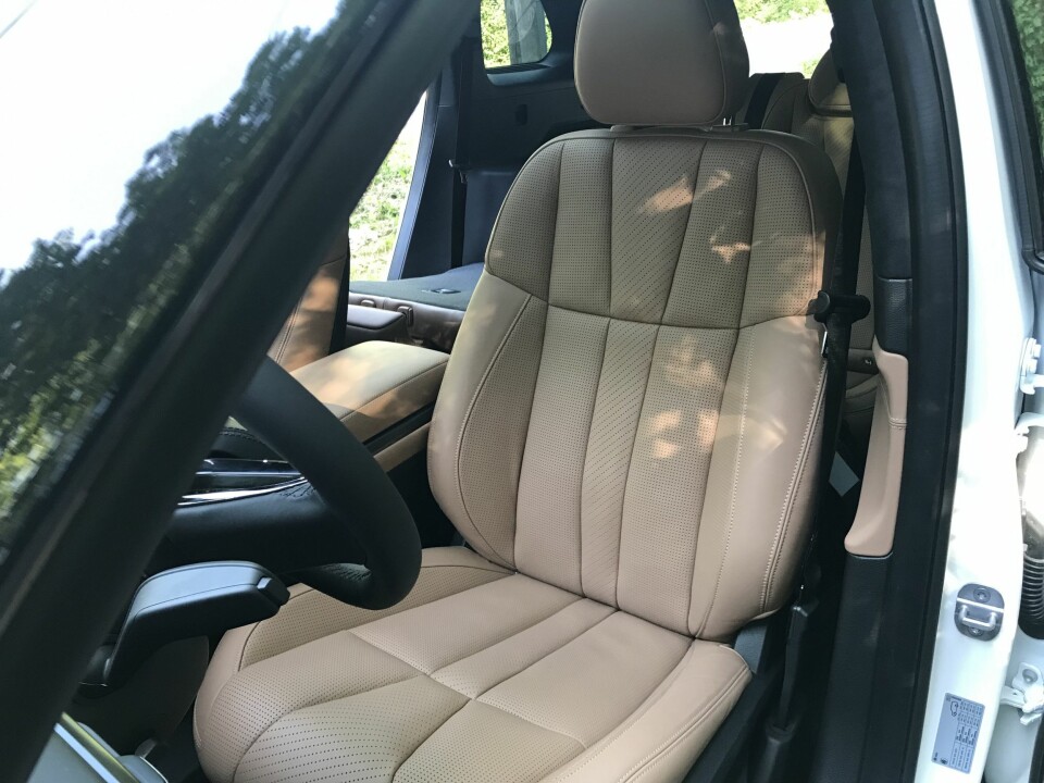 KOMFORT: Ventilerte seter med massasjefunksjon.