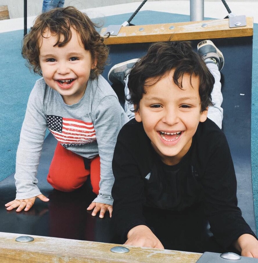 BARN: Royane har en sønn på 10 år og en på 6 år. Hun forteller at hun elsker å være mamma til disse to guttene, og at de har lært hun så mye i livet. De var hennes redning i livet, og ga livet hennes en mening.