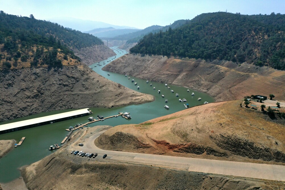 <b>KRYMPET VANNRESERVOAR:</b> Den kunstige innsjøen Lake Oroville et et skrekkeksempel på det som skjer med vannforsyningen i California. Vannstanden har i år sunket til 28 prosent av reservoarets fulle kapasitet. 