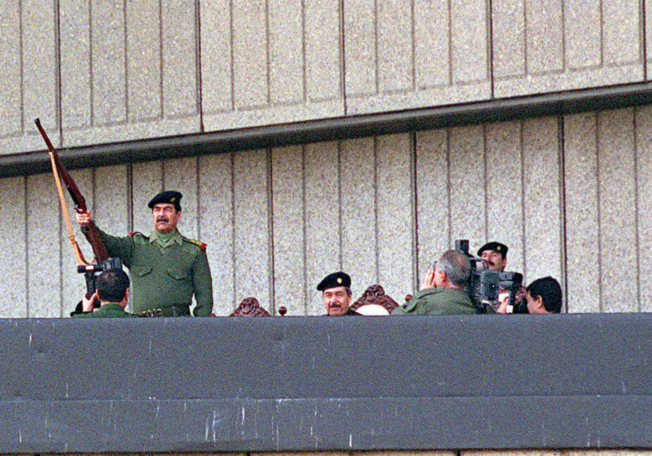 <b>VEKST OG FALL:</b> Saddam Hussein ble eneveldig hersker i Irak i 1979, og holdt landet i et jerngrep helt til en USA-ledet koalisjon invaderte landet i 2003. Saddam ble arrestert i desember 2003 og hengt tre år senere. 