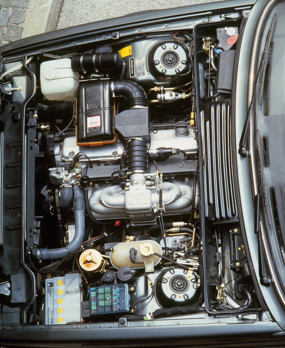 <b>SPREK I 1980:</b> I BMW 635 CSi hadde motoren 218 hk, og sørget for toppfart på 230 km/t. Det var ikke dagligdags for 40 år siden.