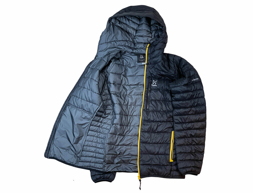 TEST AV TURJAKKE: Hagløfs V Series Mimic Hood ser og kjennes ut som en dunjakke, men her er det brukt syntetiske materialer med høy teknisk ytelse.