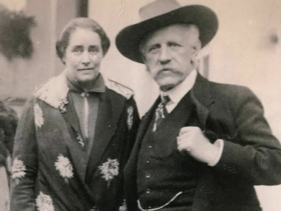 <b>ANDRE KONE:</b> Ekteparet Nansens nærmeste naboer på Lysaker var maleren Gerhard Munthe og hans kone Sigrun. Selv om Nansen var gift med Eva, utviklet han varme følelser for Sigrun og giftet seg med henne i 1919. Foto: Nasjonalbiblioteket