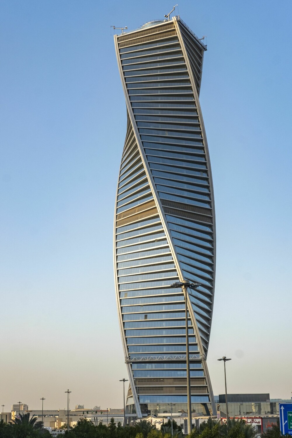 <b>SNODIG:</b> Majdoul tower er en 50-etasjers vridd skyskraper på King Fahad Road i Riyadh.
