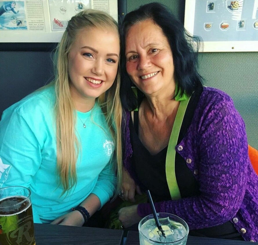 BRYSTKREFT: I dag er mammaen til Agnete helt frisk. Men likevel bærer hun alltid med seg en frykt om at mammaen hennes kan få tilbakefall.