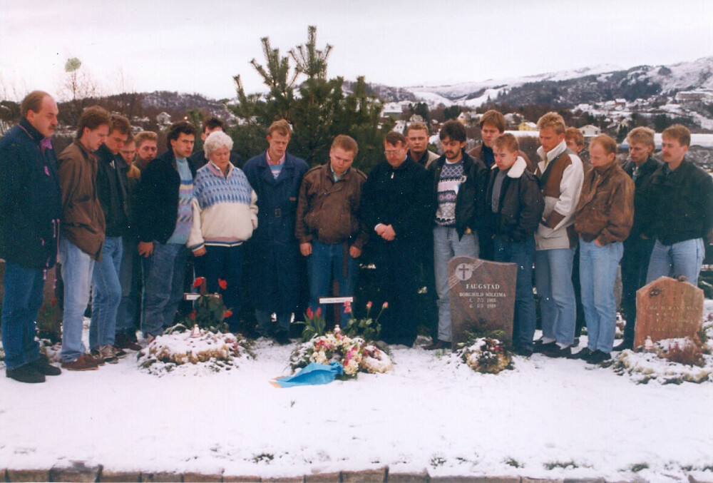 <b>VOND AVSKJED:</b> I februar 1989 ble Arild Grotle drept i en ulykke i FN-tjenesten. Ulykken gjorde et dypt inntrykk på familien og soldatkameratene.