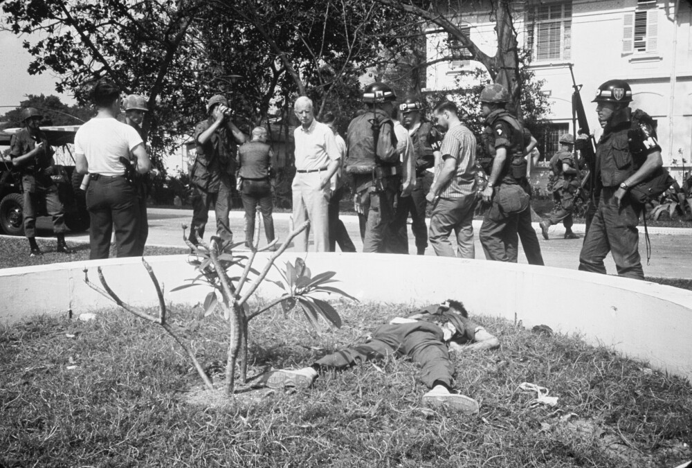<b>SELVMORDSOPPDRAG:</b> I seks timer holdt 19 geriljasoldater fra Vietcong den amerikanske ambassaden i Saigon før de ble drept i motangrepet. Donohue fulgte dramaet fra nært hold.