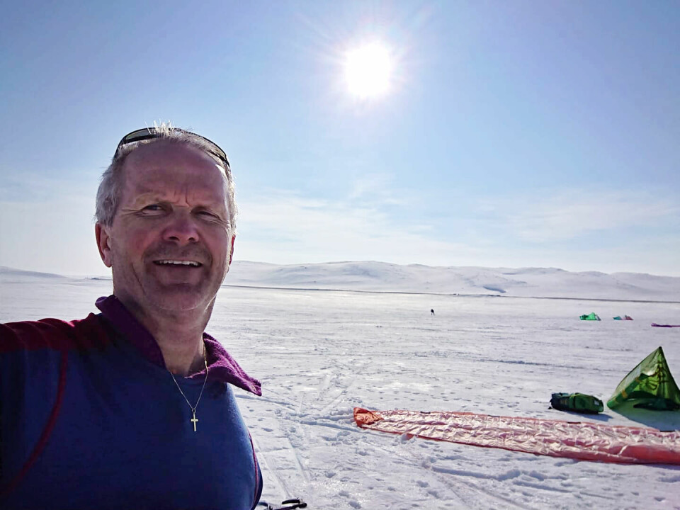 FORSKER PÅ LYD: I 18 år jobbet lydingeniør og akustiker Olav Kvaløy på Sintef med lyd. Nå produserer han øreplugger med lyd. Han har sin høyst personlige erfaring med tap av sanseorganer etter at han mistet venstre arm i en ulykke. Hans budskap er klart: − Bevar hørselen – mye verre å miste enn å rive av en arm. Trust me …