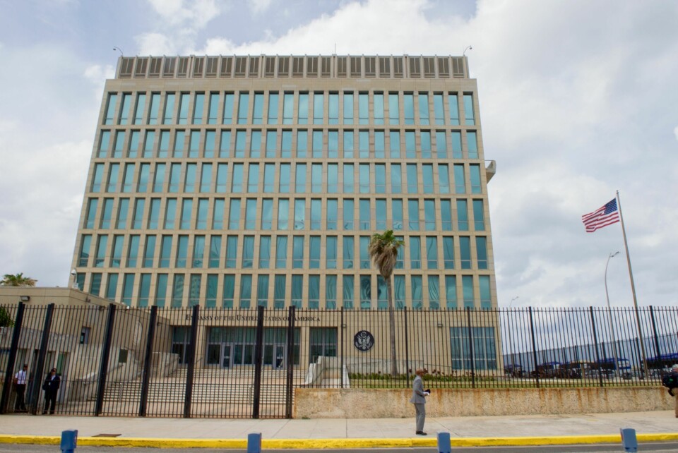 LYD-TERRORISERT: Et tosifret antall ansatte ved den nye amerikanske ambassaden i Havanna på Cuba ble mystisk syke, trolig av lyd. Noen forskere hevder det var soniske våpen i sving, andre skylder på gresshopper.