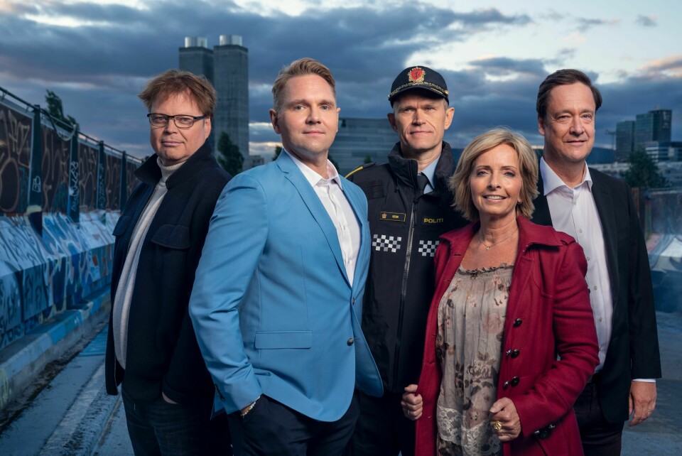 «ÅSTED NORGE»-PANELET: Jens Christian og programmets ekspertpanel. I år er Jørn Lier Horst nytt tilskudd (f.v.) i det faste panelet som består av politioverbetjent Rune Utne Reitan, tidligere politileder Hanne Kristin Rohde og forsvarsadvokat John Christian Elden.