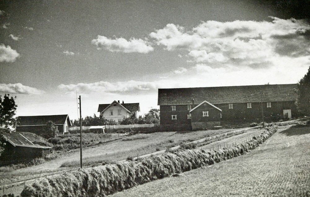 <b><P CLASS=MSONORMAL>ASYLMOTTAK:</b> Sundby gård var i fokus langt utenfor Norges grenser. Bildet er tatt høsten 1936.