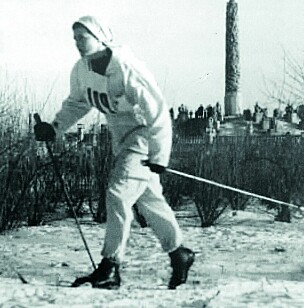 <b>FØRSTE SKIRENN:</b> Året er 1954, og Ingrid går sitt første skirenn. Hun var 26 år og gikk budeieklær og lånt skiutstyr.