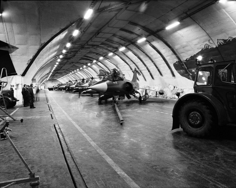 <b>LUKEPARKERING:</b> Starfighter jagerfly parkert på geledd i Anlegg 96 en gang på 1970-­<br/>tallet. For å få flyene ut i riktig rekkefølge, måtte alle beveg­els­ene planlegges nøye i forkant.