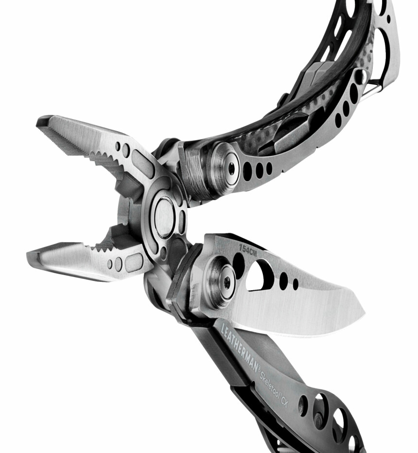 MULTIVERKTØY: Leatherman Skeletool CXMultiverktøy i toppklasse. Rustfritt, med sju funksjoner, som kniv, tang og bits. 142 gram. Pris: 1.299 kr.