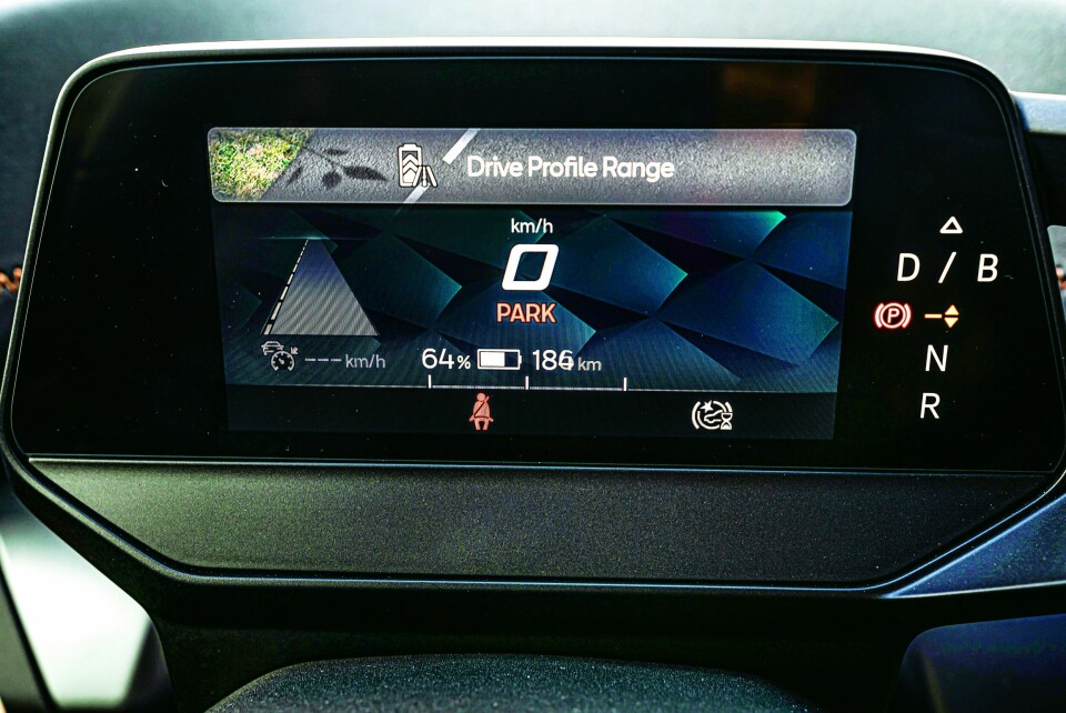 PERFEKT: Instrumentdisplayet er nærmest perfekt, med god grafikkutforming.