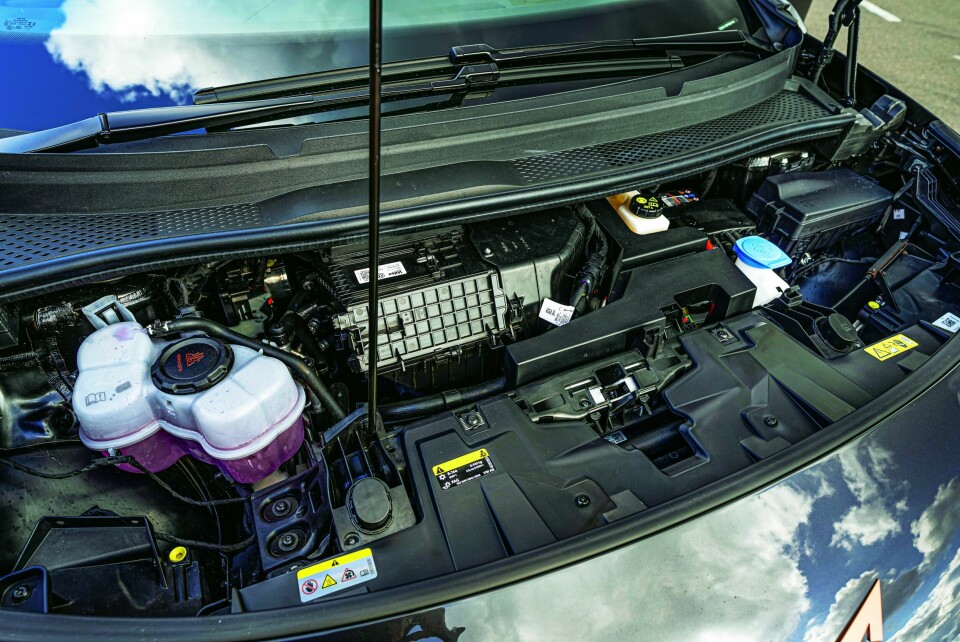 204 HESTEKREFTER: Permanent magnetisert synkronmotor som driver bakhjulene.