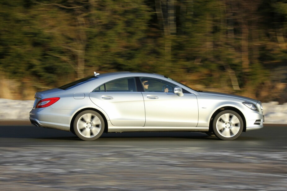 <b>LANGTUR:</b> Fire dørs coupé gir en egen stil og eleganse. Ingen har gjort det like komfortabelt som Mercedes CLS.