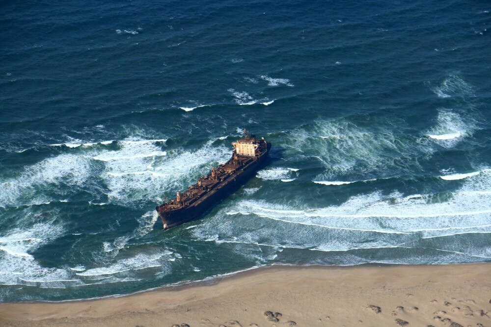 <b>FROTAMERICA:</b> Det brasilianske bulkskipet slet seg løs under slep i 2013. Det ligger ikke på selve «Skjelettkysten», men like ved Anichab Rocks, cirka 30 kilometer nord for havnebyen Lüderitz i det sørvestlige Namibia.