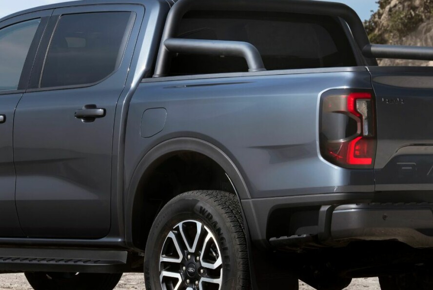 STIGTRINN: Nye Ranger er et praktisk stigtrinn som er integrert rett bak bakhjulene.