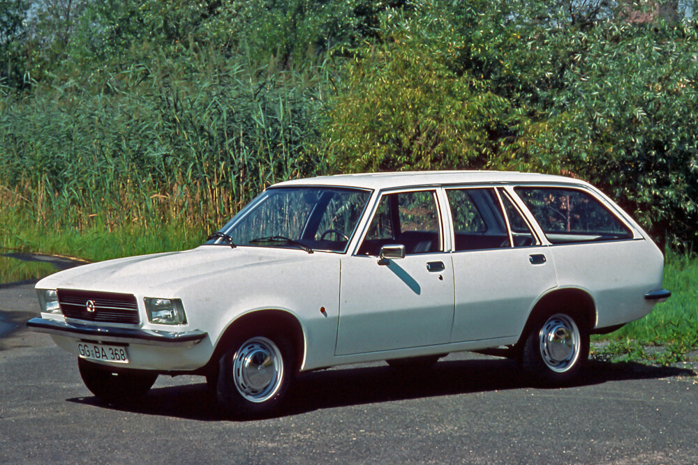 <b>BUL PÅ PANSERET:</b> Opel Rekord 2,0D fra 1975. 