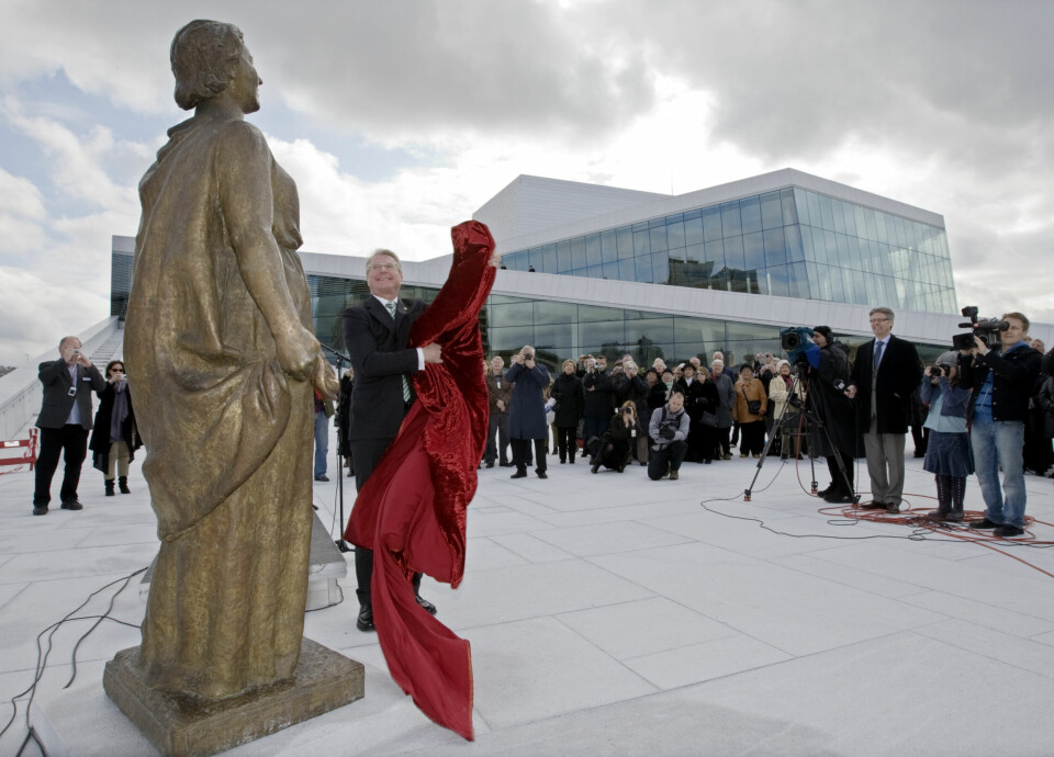 KIRSTEN FLAGSTADS PLASS: Hun ble utsatt for grufulle rykter og frosset ut av sine egne. I ettertid har norske myndigheter forsøkt å rette det opp som best de kan med statuer og gatenavn.