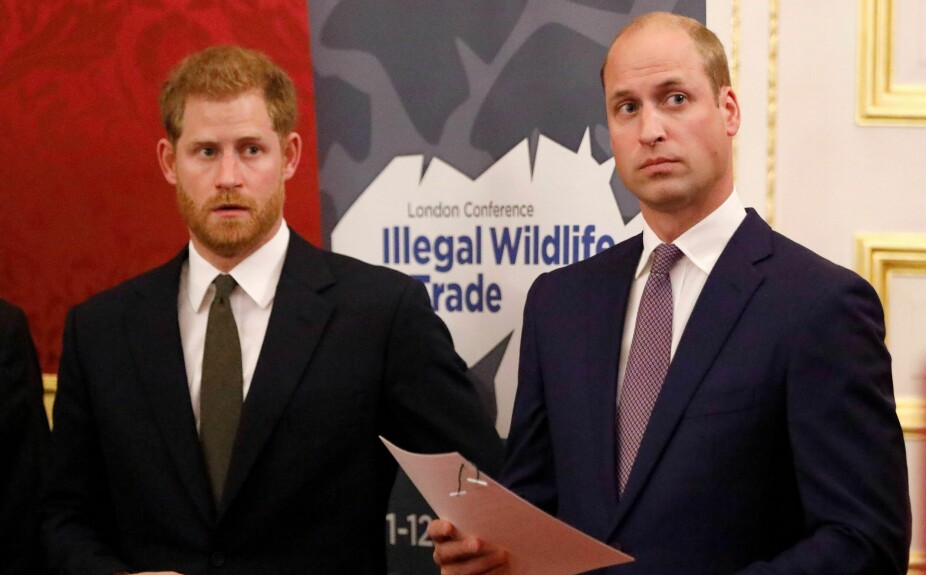 <b>IKKE PÅ TA­LE­FOT:</b> Prins Har­ry og prins Wil­li­am snak­ker nå bare sam­men i for­mel­le sam­men­hen­ger.