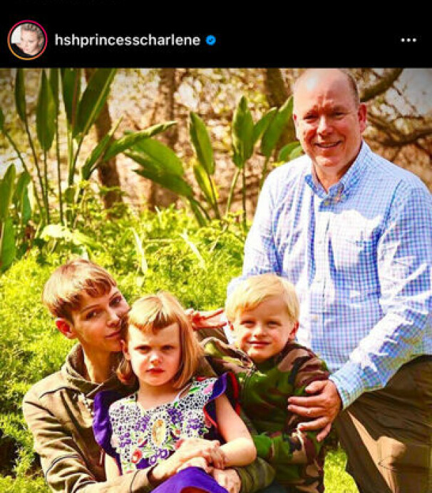 <b>GJEN­FOR­ENT:</b> Fyrst Albert og tvil­lin­ge­ne Gab­ri­el­la og Jaques be­søk­te fyrs­tin­ne Char­lene to gan­ger mens hun opp­holdt seg i Sør-Af­ri­ka. Foto: Faksimile Instagram