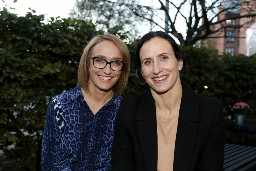 PÅ SKI SAMMEN: Marit og Ingerid har tilbrakt utallige timer sammen det siste året, i arbeidet med boka. De fikk også tid til en skitur sammen på Marits hjemsted, Rognes.