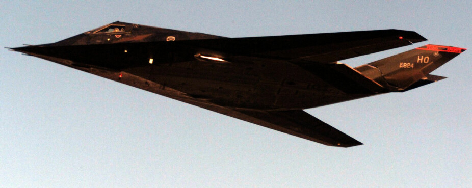 <b>NIGHTHAWK:</b> Fasongen gjorde F-117 nesten usynlig på radar. I 2008 ble flyet offisielt pensjonert etter 25 års tjeneste.