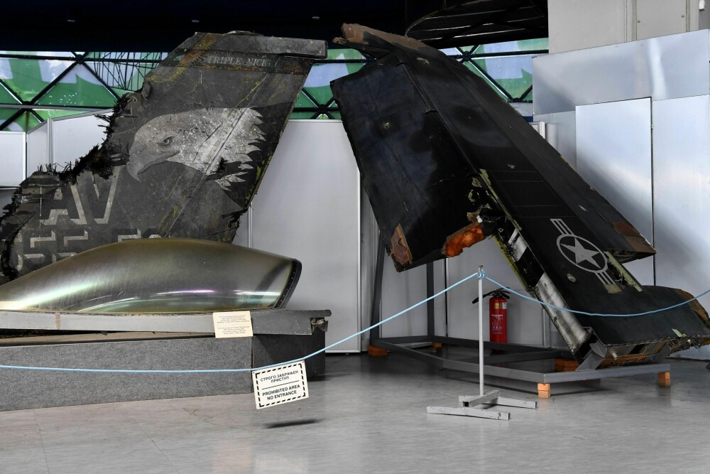 <b>STOLT-FLY:</b> Såkalt stealth-teknologi hjalp lite da F-117-jagerflyet kom inn over Beograd i fullt dagslys. Nedskytingen av flyet under Natos bombing av Serbia, er fortsatt landets stolthet, der vraket står utstilt på Beograds Luftfartsmuseum.