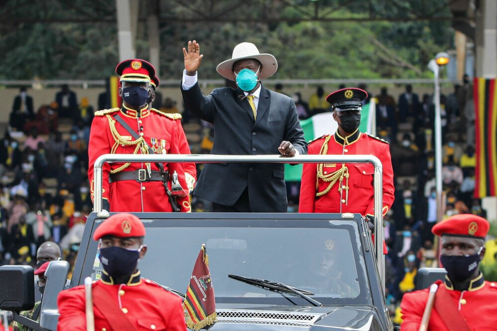 <b>RÅFLOTT:</b> I Uganda kjører 529 folkevalgte rundt i flunkende nye luksusbiler, inkludert president Yoweri Museveni. De kostet mer enn den årlige bistanden fra Norge.