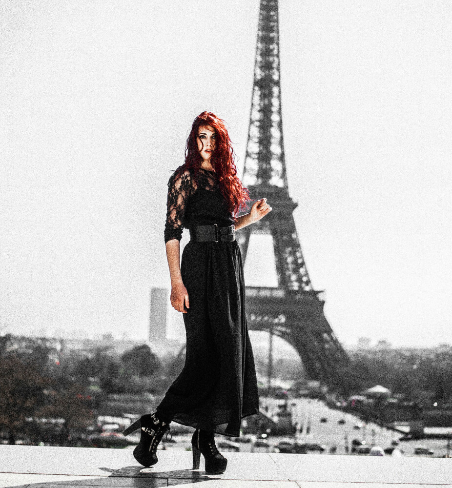 18 ÅR: Som 18-åring dro Amalie til Paris for å fotografere en konsert.
