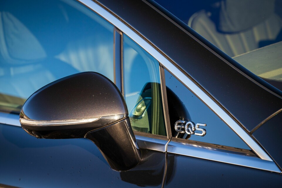 DETALJER: EQS er spekket med forseggjorte elementer ute og inne.