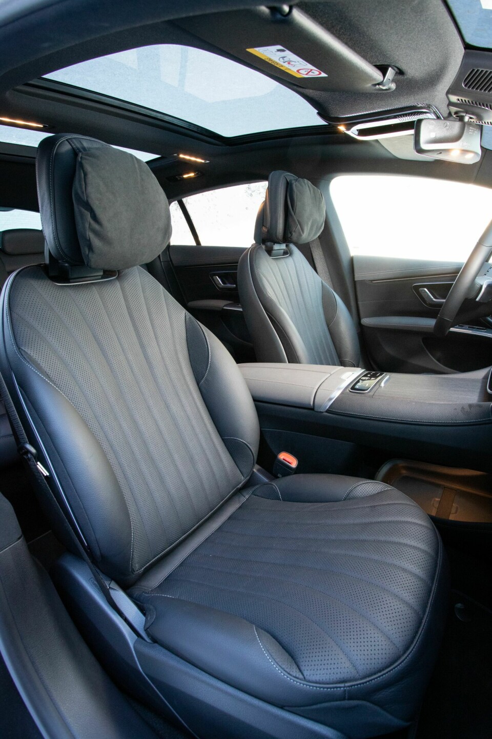 MASSASJE: Med ekstra komfortutstyr blir forsetene svært behagelige. Massasjefunksjonene holder deg opplagt på langtur.