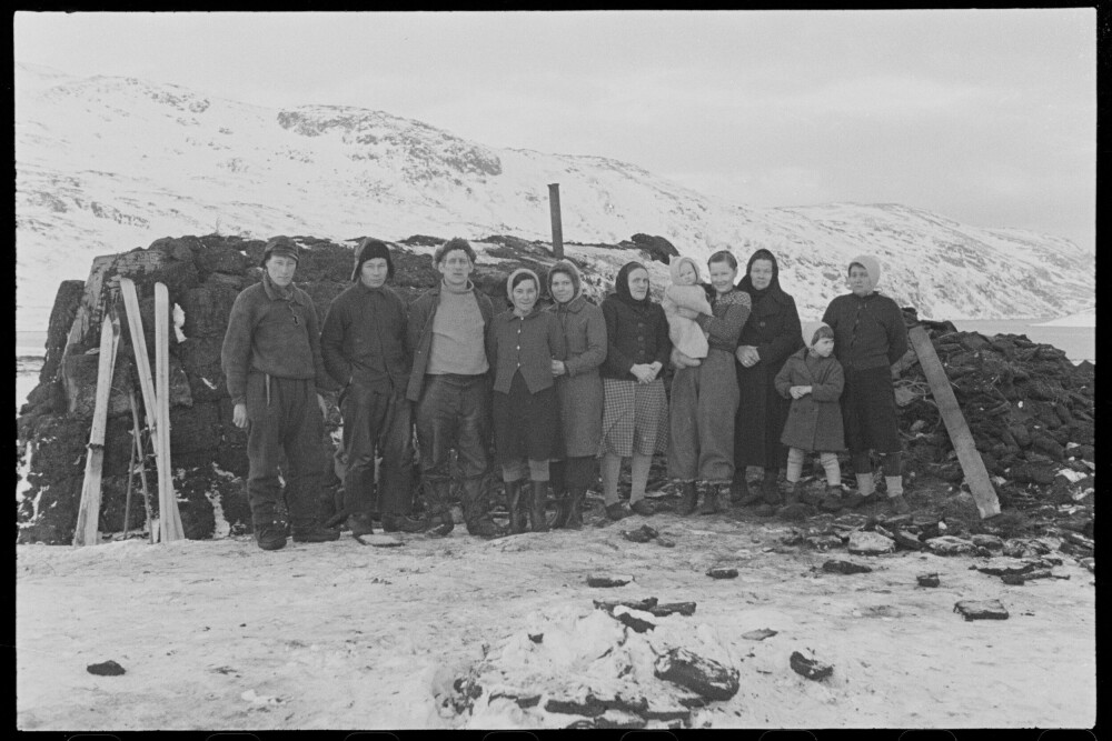<b>NEKTET Å FLYKTE:</b> Alle gammer, hytter og huler var fylt med folk fra Sørøya som nektet å etterkomme tyskernes ordre om å evakuere. 