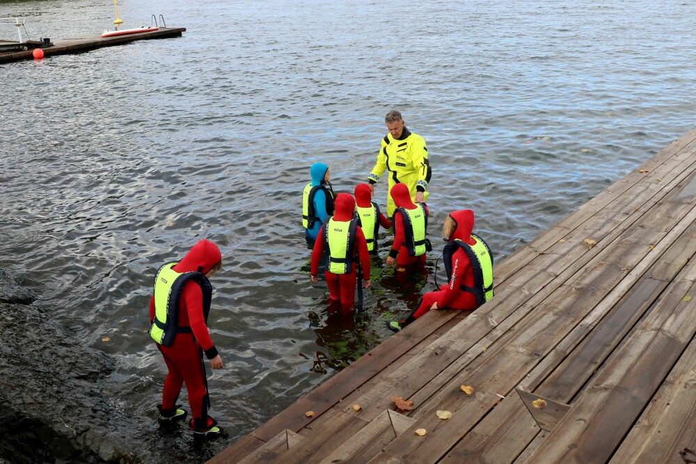 <b>TRYGG I VANN:</b> Redningsselskapet arrangerer aktivitetsskole for å lære barn i å bli trygge i vannet. Det redder liv. Og hvis ulykken er ute, rykker redningsskøyta ut. Mange av dem, som UNI Kragerø (til venstre), er bemannet med frivillige mannskaper.