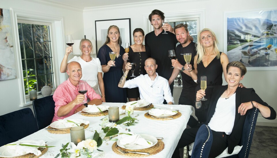 GOD STEMNING: Tommy Rustad, Madelene Rubinstein, Ida Njåtun, Linn-Kristin Riegelhuth Koren, Bjørn Einar Romøren, Nils Jakob Hoff, Øystein Pettersen, Nadya Khamitskaya og Anja Hammerseng-Edin er klare for et festmåltid mellom slagene i «Mesternes mester».
