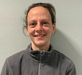 SPESIALFYSIOTERAPEUT: Natascha Hansen, som er fagleder på Unicare Jeløy og jobber som spesialfysioterapeut på smerteteamet.