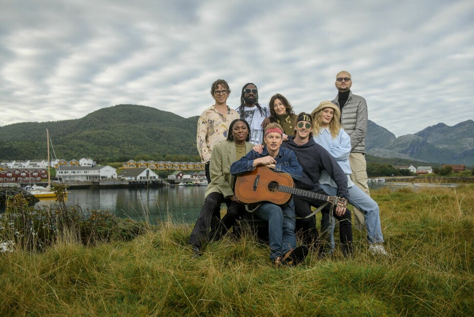 <b>KJERRINGØY:</b> Den nye sesongen av «Hver gang vi møtes» ble spilt inn på Kjerringøy nord for Bodø på sensommeren, og de åtte artistene bodde sammen i 10 dager i fantastiske omgivelser.