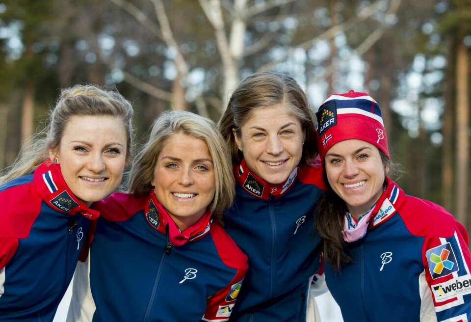 SUPER-VENNINNE: Tidligere landslags-venninne og Team Johaug-kollega Martine Ek Hagen, er imponert over Therese og alt hun får til. Her med Astrid Uhrenholdt Jacobsen og Heidi Weng i 2015.