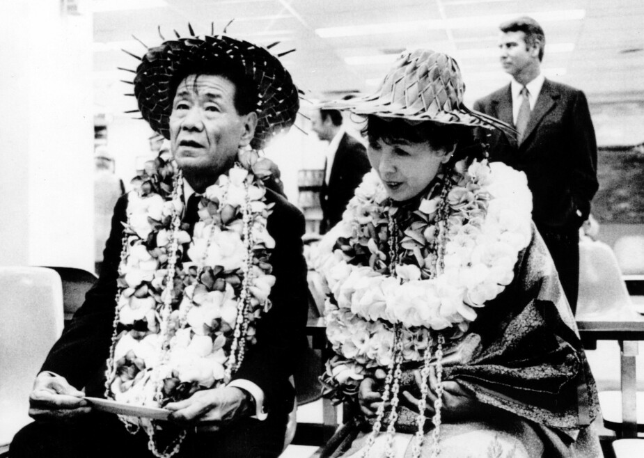 <b>STADIG TILBAKE:</b> Shoichi Yokoi og kona Mihoko ble hilst velkom­men på Guams flyplass året etter at den japanske soldaten <br/>kom ut av jungelen.