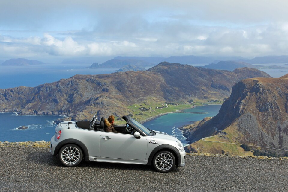 OPPLEVELSE: En kjøreglad bil gir en ekstra dimensjon på tur. Mini Roadster ved Vestkapp illustrerer poenget godt.