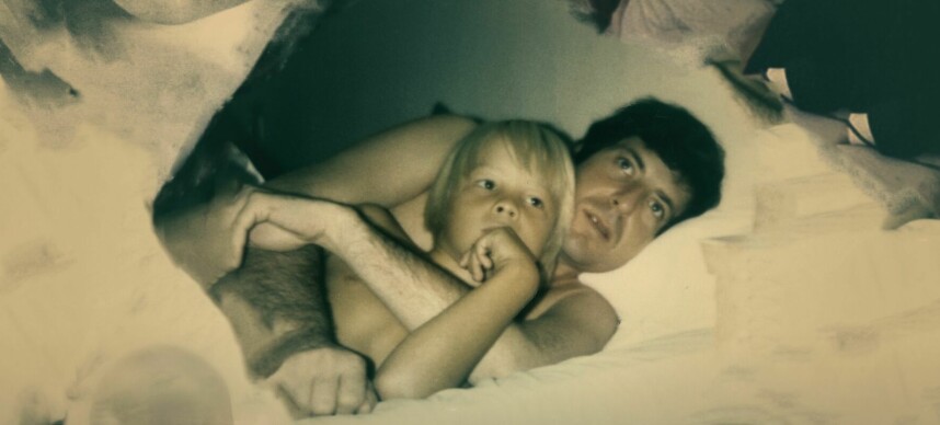 Da faren forlot dem, tok Leonard Cohen til seg norske Axel. Den turbulente oppveksten satte dype spor