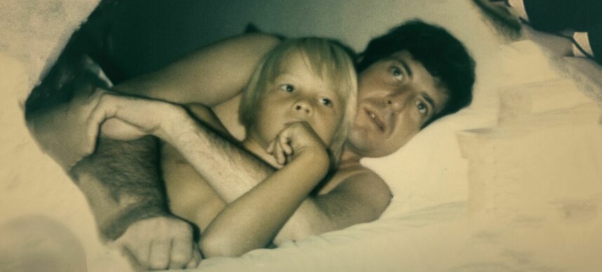 Da faren forlot dem, tok Leonard Cohen til seg norske Axel. Den turbulente oppveksten satte dype spor