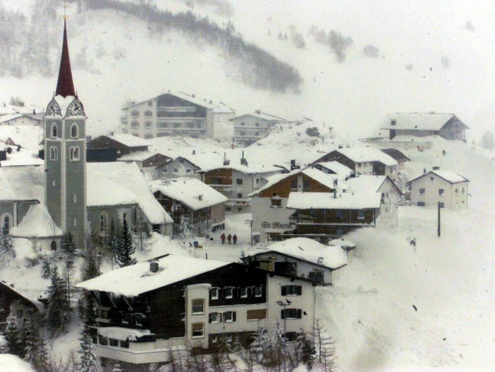 <b>DØDSVINTER:</b> Det hadde snødd sammenhengende i en måned da skredet startet nord for Galtür. Vinteren 1998–1999 ble den verste Alpene siden «terrorens vinter» i 1951.