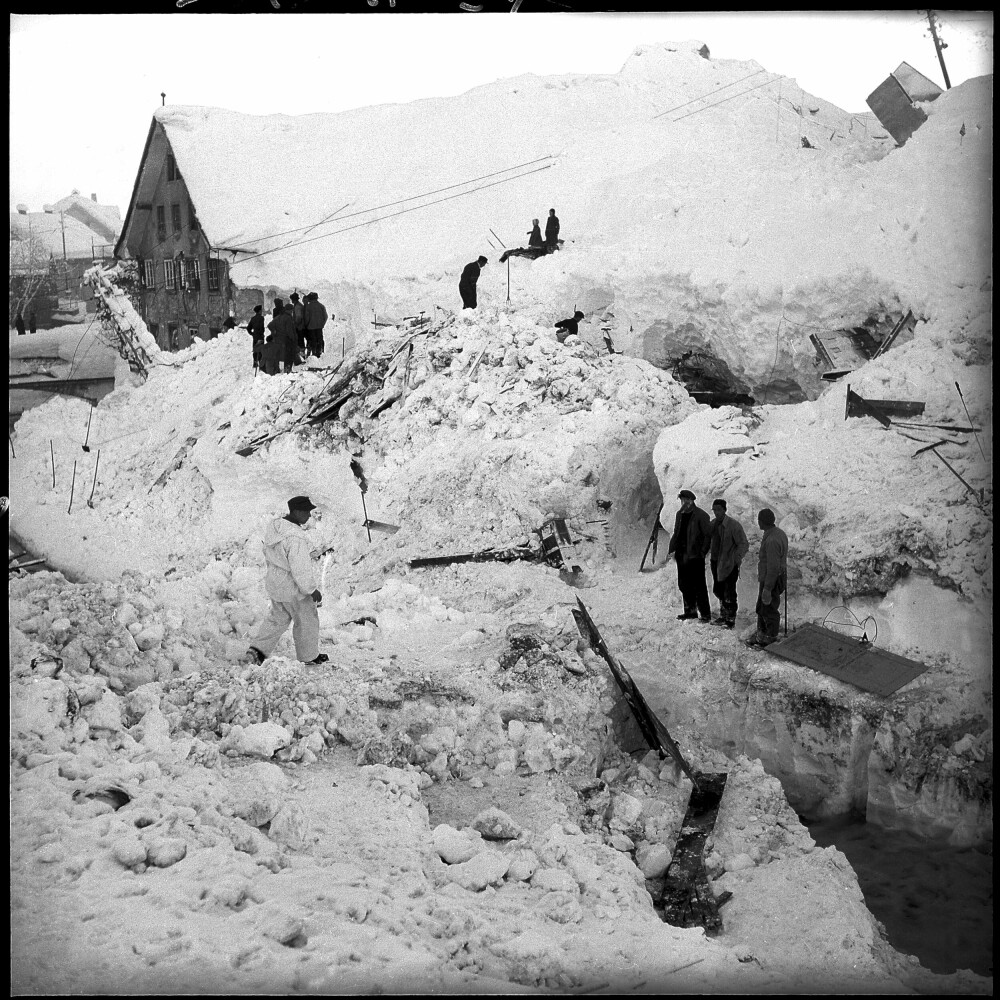 <b>TERRORVINTER:</b> Det kjente, sveitsiske vinter­sports­stedet Andermatt ble hardt rammet under «Lawinen­winter 1951», også kalt «winter of terror».