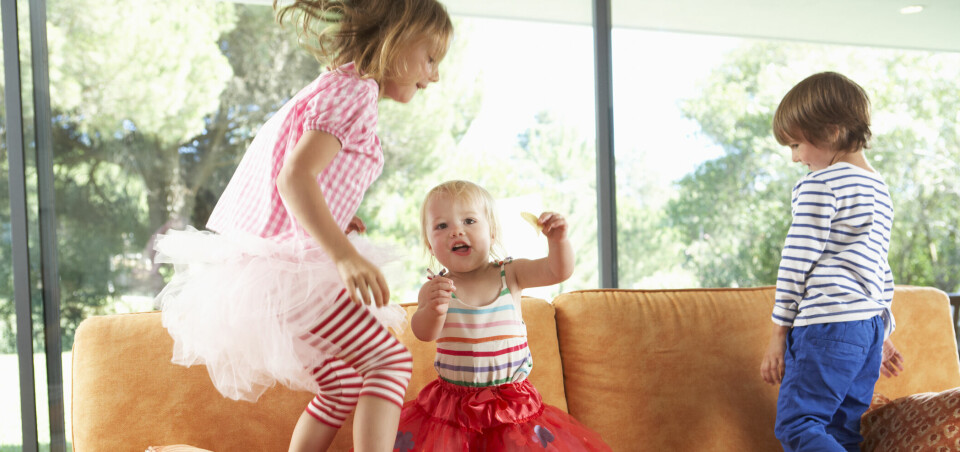 Når er barn gamle nok til å passe småsøsken?