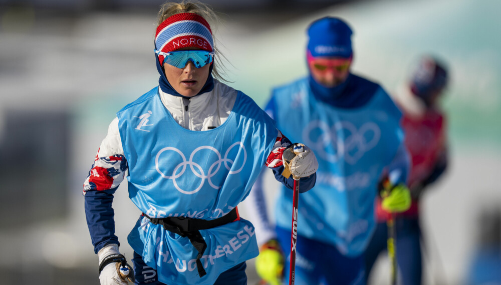 JOHAUG PÅ TRENING: Therese Johaug fra Norge under en trening med kvinnelandslaget i langrenn på skistadion i Zhangjiakou før vinter-OL i Beijing 2022.