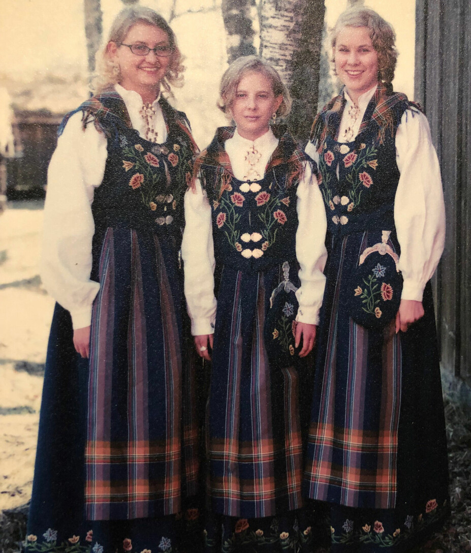 <b>KONFIRMASJON:</b> Alle tre søstrene i Nyland-familien på ett bilde, Maria (t.v.), Elin og Anne Kari. Elin er preget av spiseforstyrrelsene som allerede har vært en stor del av livet til familien i over to år.