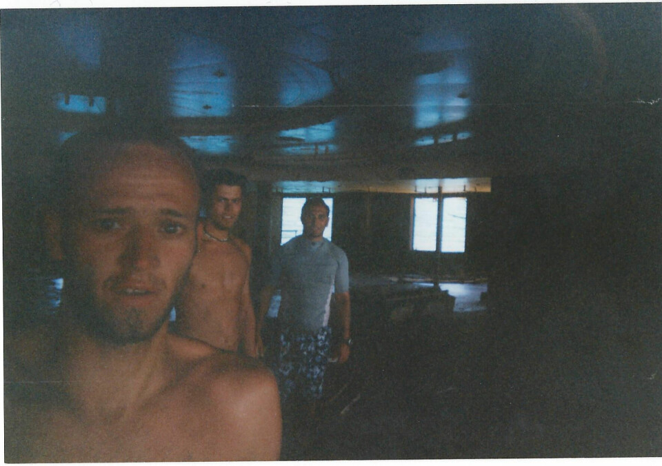 UNDER DEKK: Mike beskriver oppholdet om bord som nervepirrende og skremmende.